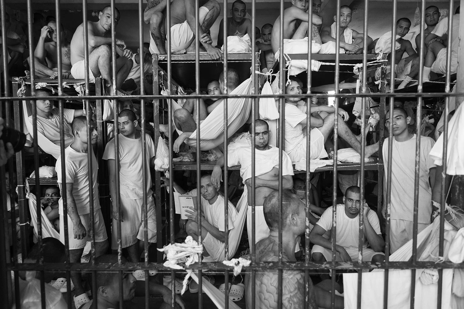 Prisoners in El Salvador await trial and sentencing. © Philip Holsinger